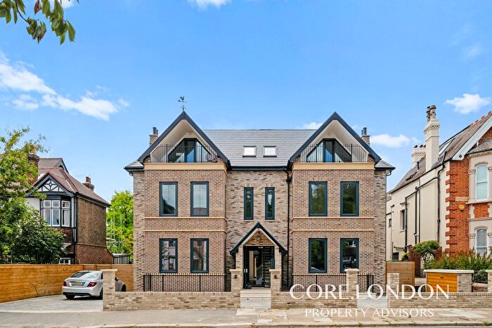 2 Bedroom Flat To Rent In Creswick Road, London, W3