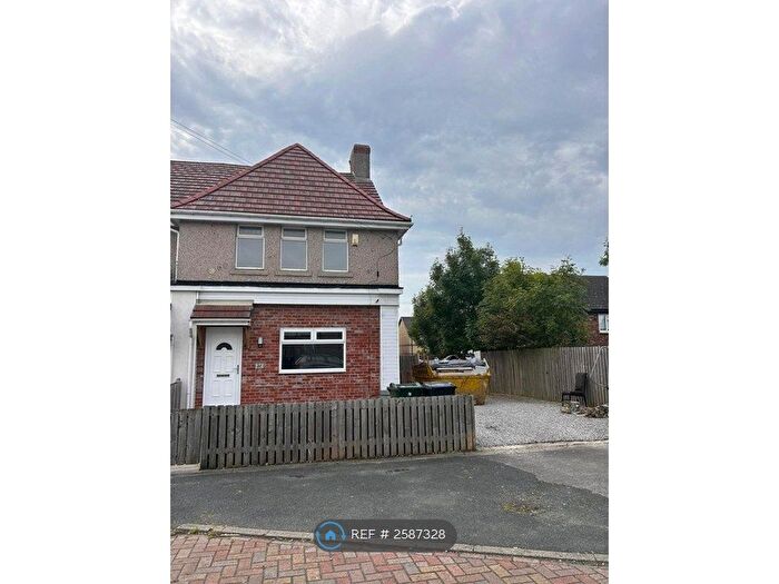 4 Bedroom Semi-Detached House To Rent In Dunsford Avenue, Bradford, BD4