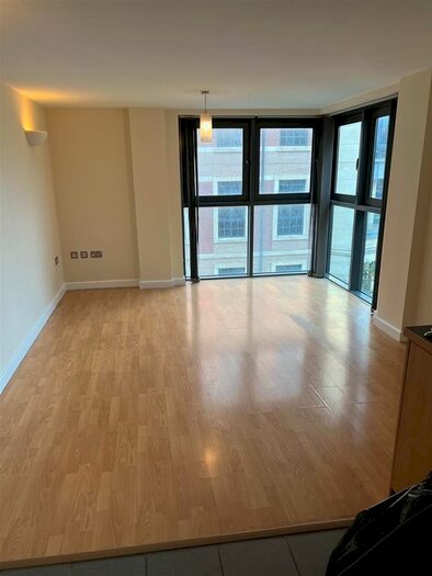 2 Bedroom Flat To Rent In Velocity North, City Walk, Leeds, LS11