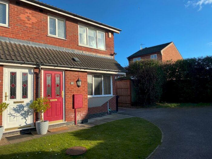 3 Bedroom Semi-Detached House To Rent In Moortown Close, Grantham, NG31