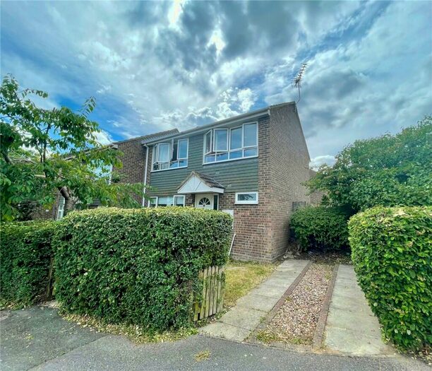 4 Bedroom End Of Terrace House To Rent In The Chantrys, Farnham, Surrey, GU9
