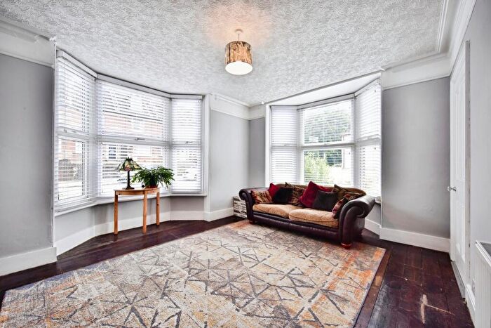 4 Bedroom End Of Terrace House For Sale In Muir Road, Maidstone, ME15
