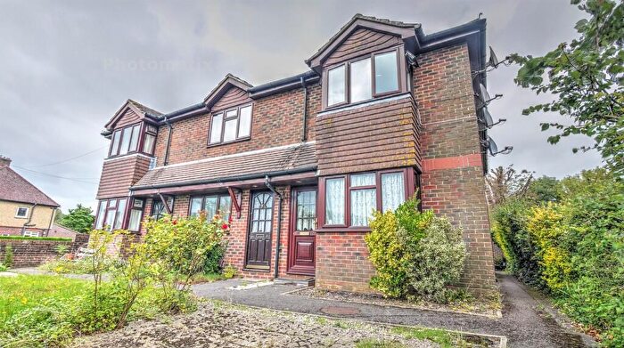 1 Bedroom Maisonette To Rent In Station Road, Petersfield, Hampshire, GU32