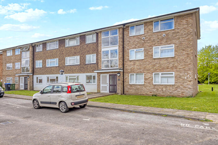 2 Bedroom Apartment For Sale In Westbourne Avenue, Cheam, Sutton, SM3