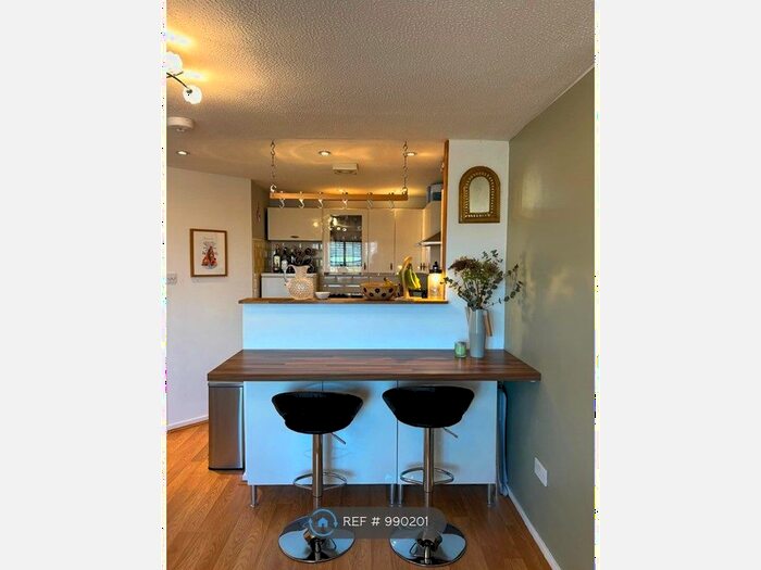 2 Bedroom Flat To Rent In Cory Place, Cardiff, CF11