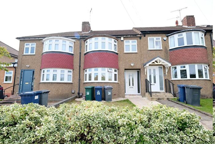 3 Bedroom Terraced House To Rent In Burlington Rise, EN4