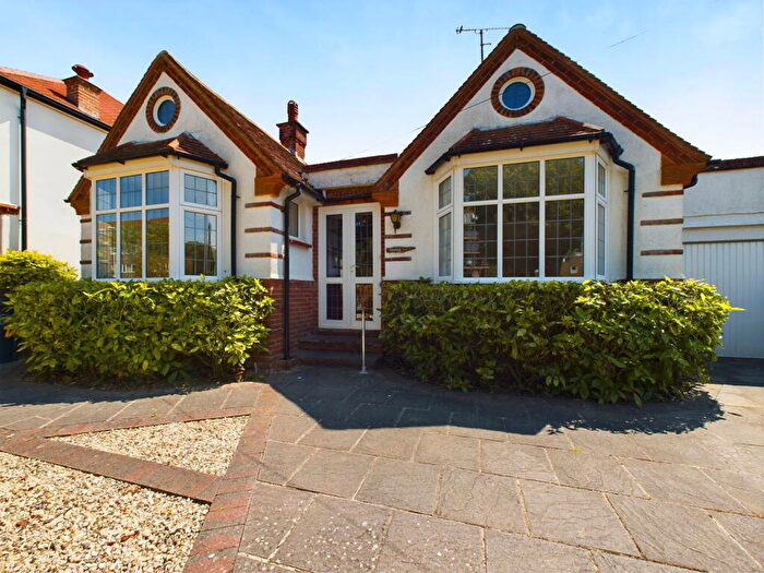 3 Bedroom Detached Bungalow For Sale In Pevensey Road, Worthing, BN11