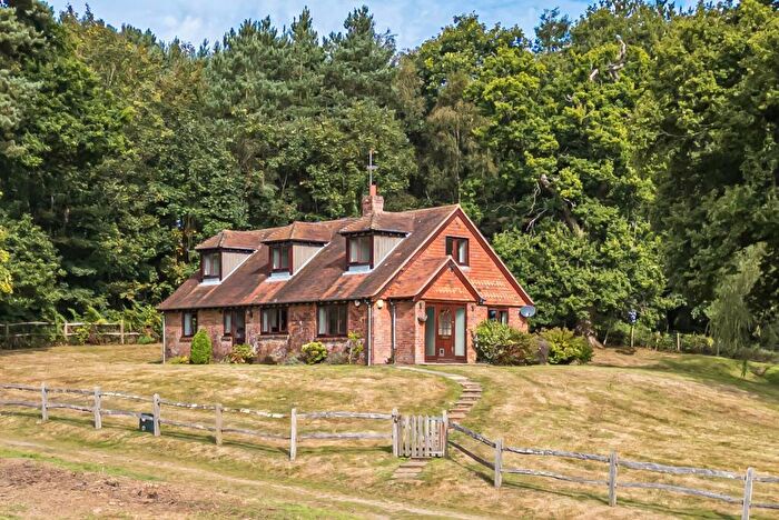 4 Bedroom Detached House For Sale In Stopham Road, Pulborough, RH20