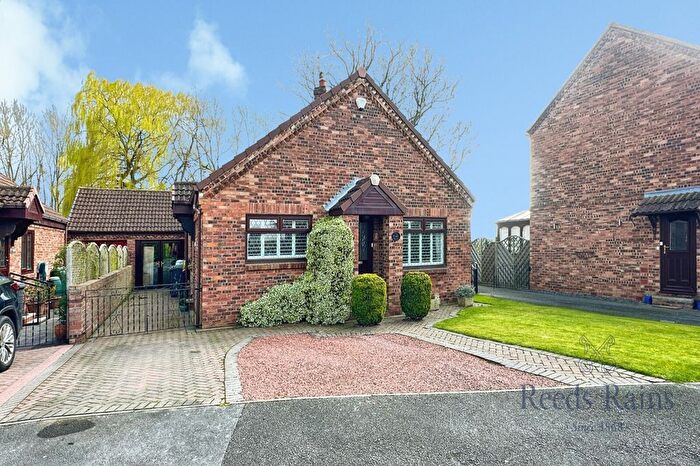 3 Bedroom Bungalow For Sale In The Hollies, Osgodby, Selby, North Yorkshire, YO8