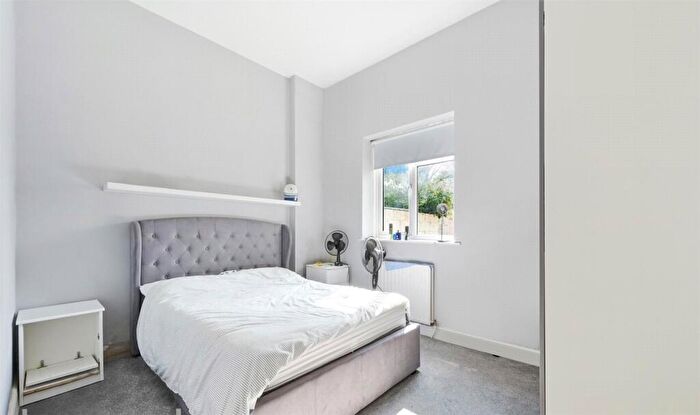 1 Bedroom Flat For Sale In Oakhill Road, Sutton, SM1