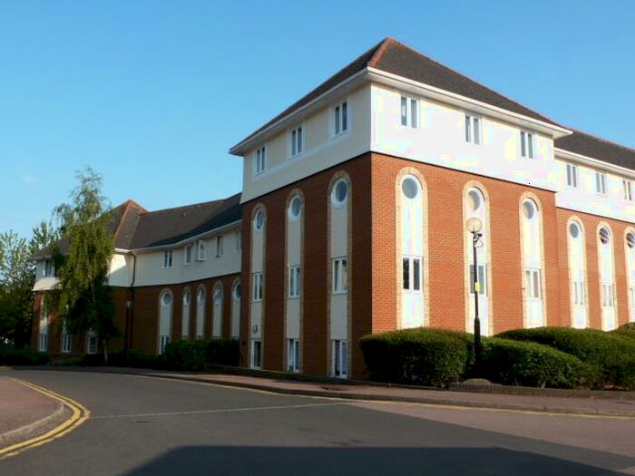 2 Bedroom Apartment To Rent In Walsingham Close, Hatfield, AL10