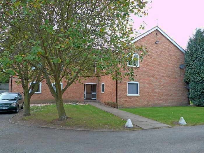 2 Bedroom Ground Flat To Rent In Wooster Mews, Harrow, HA2