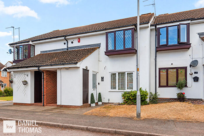 2 Bedroom Maisonette For Sale In Daniel Thomas | Beeston Drive, Cheshunt, EN8