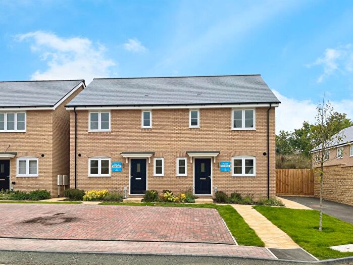 3 Bedroom Semi-Detached House For Sale In The Crescent, Ketton, Stamford, PE9