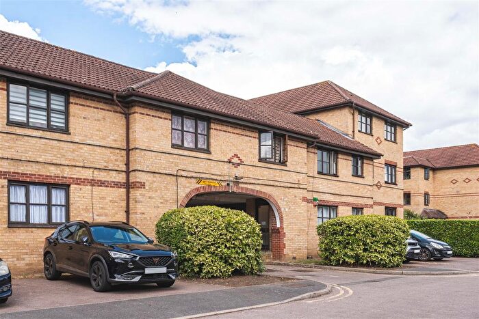 1 Bedroom Flat For Sale In Hickory Close, Edmonton, N9