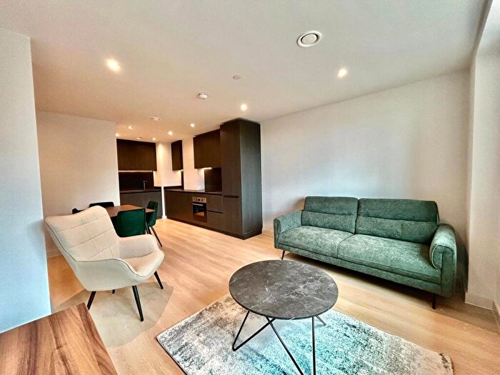 2 Bedroom Apartment To Rent In Dutton Street, Manchester, M3