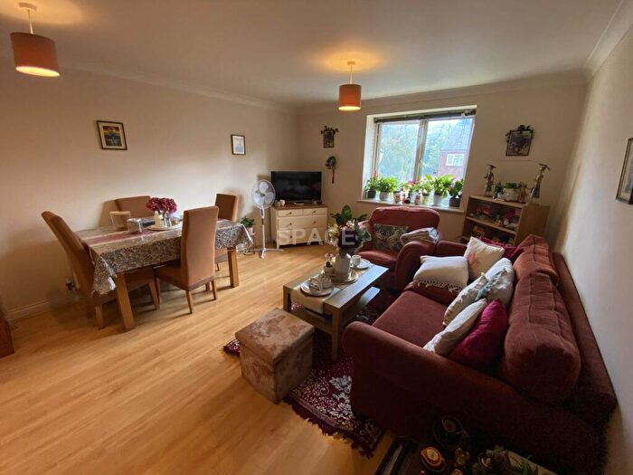 2 Bedroom Flat To Rent In Blakes Quay, Reading, RG1