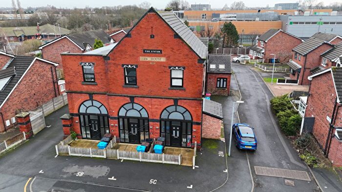 2 Bedroom Flat To Rent In Richbell Close, Irlam, Manchester, M44