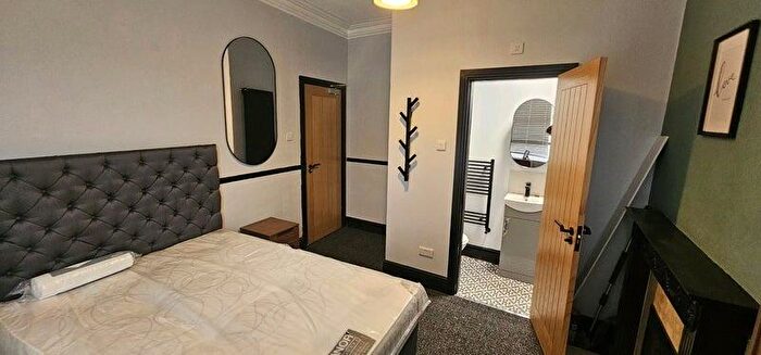 5 Bedroom House To Rent In Park Street, Manchester, M27