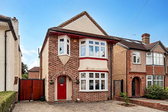 3 Bedroom Detached House For Sale In Ashview Gardens, Ashford, TW15