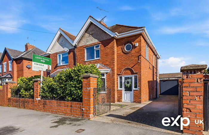 3 Bedroom Semi Detached House For Sale In Balmoral Drive, Mansfield, NG19