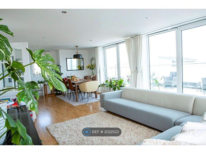 2 Bedroom Flat To Rent In Wards Wharf Approach, London, E16