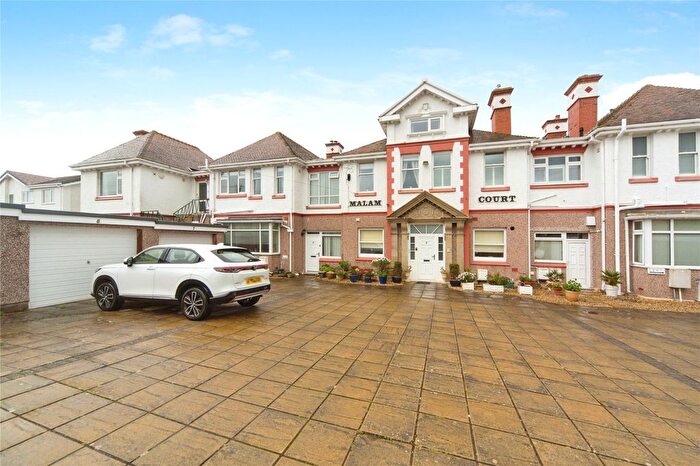 2 Bedroom Flat For Sale In Warren Drive, Deganwy, Conwy, LL31