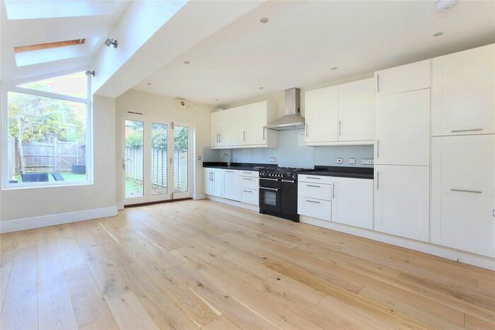 4 Bedroom Terraced House To Rent In Haverhill Road, Balham, SW12