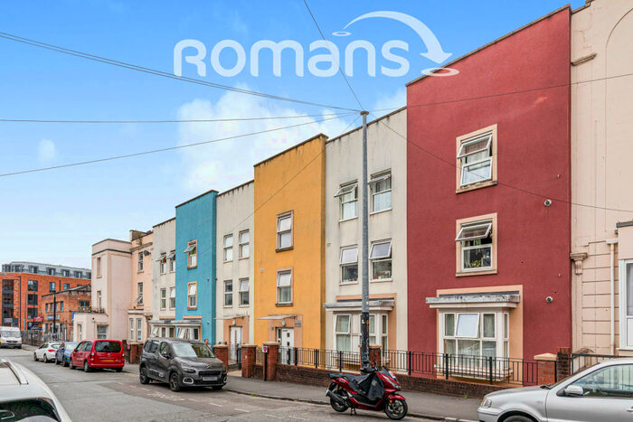 2 Bedroom Apartment To Rent In Carnival Court, BS2