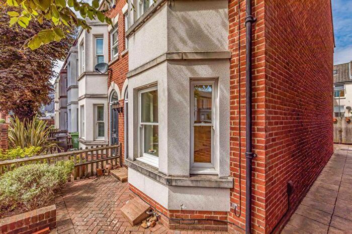 3 Bedroom Terraced House For Sale In Havelock Road, Southsea, Hampshire, PO5