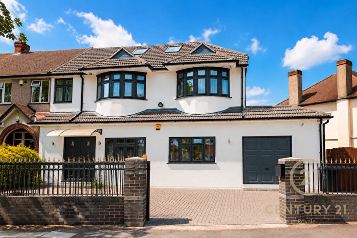 5 Bedroom Semi Detached House To Rent In Thurleston Avenue Morden, SM4