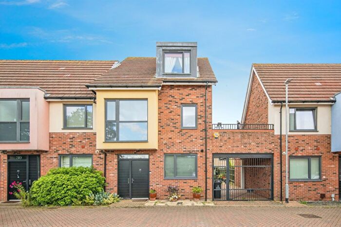 4 Bedroom Terraced House For Sale In Flame Way, Colchester, CO4
