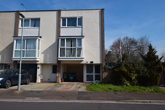 3 Bedroom Town House For Sale In Chepstow Avenue, Bridgwater, TA6