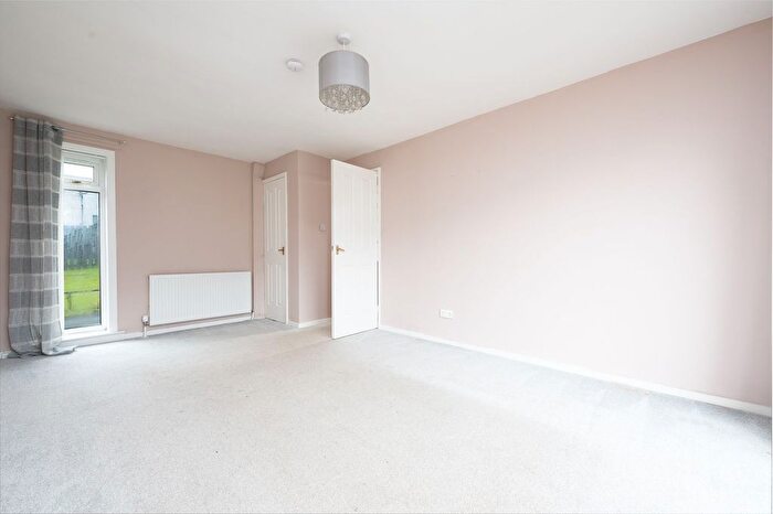 2 Bedroom End Terrace House For Sale In Mallaig Road, Port Glasgow, PA14