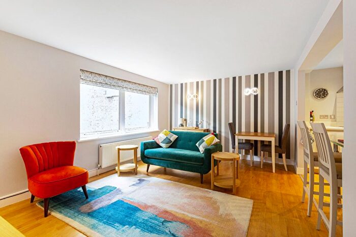 2 Bedroom Flat To Rent In Kensington Gardens Square, London, W2