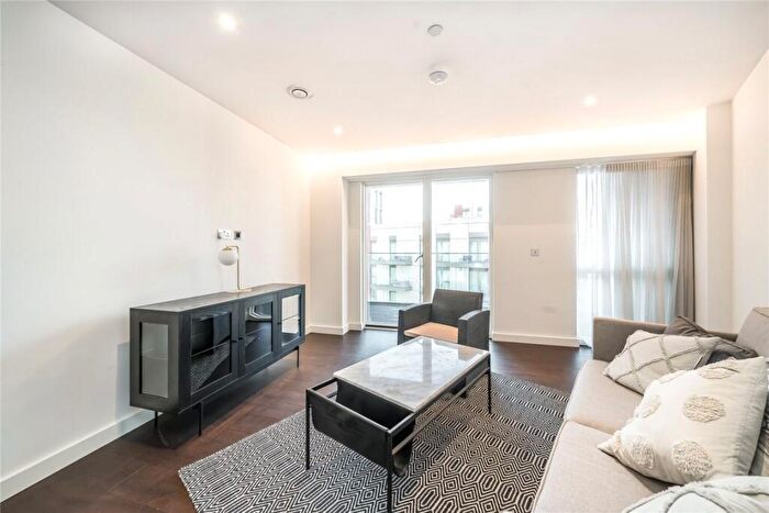2 Bedroom Flat To Rent In Malthouse Road, Nine Elms, SW11