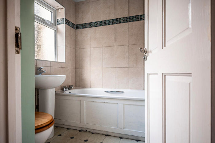 2 Bedroom End Of Terrace House For Sale In Follett Road, Exeter, EX3