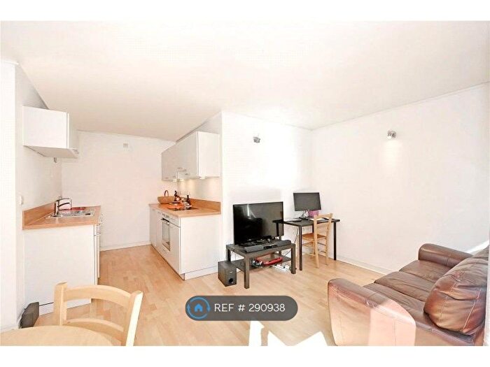 1 Bedroom Flat To Rent In Maurer Court, London, SE10