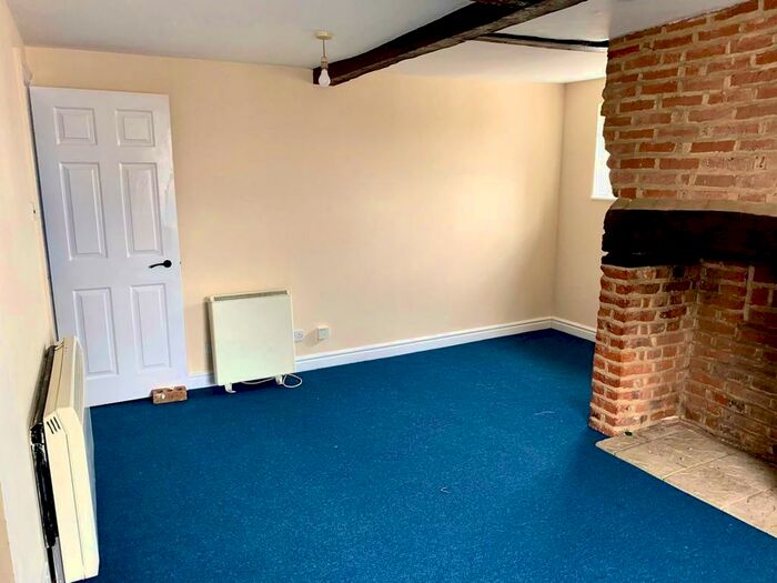 2 Bedroom Flat To Rent In Flat, West Street, Faversham, ME13