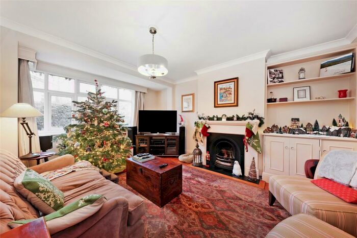 3 Bedroom Semi-Detached House To Rent In Sudbrooke Road, London, SW12