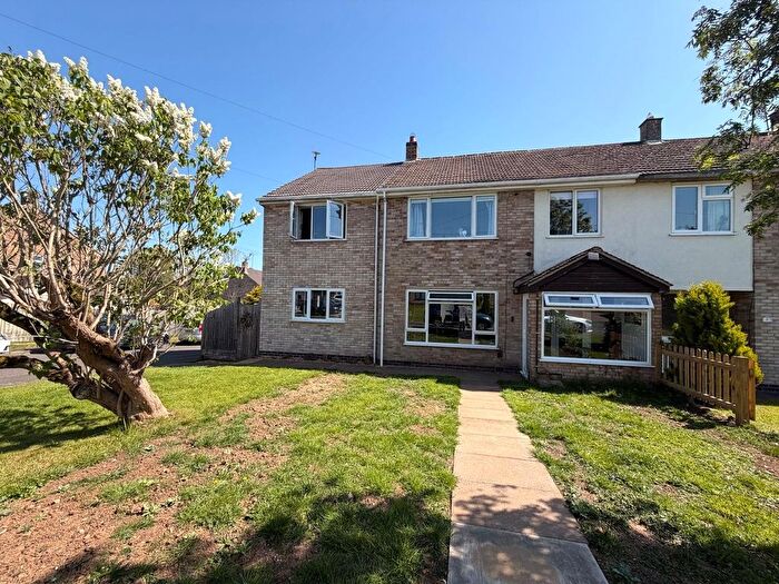 3 Bedroom Semi-detached House For Sale In Greenwood Close, Byfield, Northamptonshire, NN11