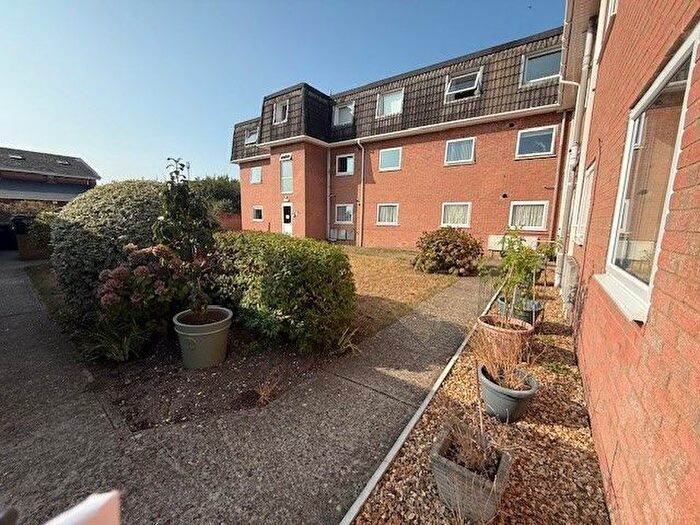 1 Bedroom Flat To Rent In Fairmile Road, Christchurch, BH23