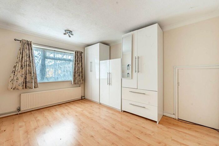 2 Bedroom Maisonette To Rent In Rydal Way, South Ruislip, Ruislip, HA4