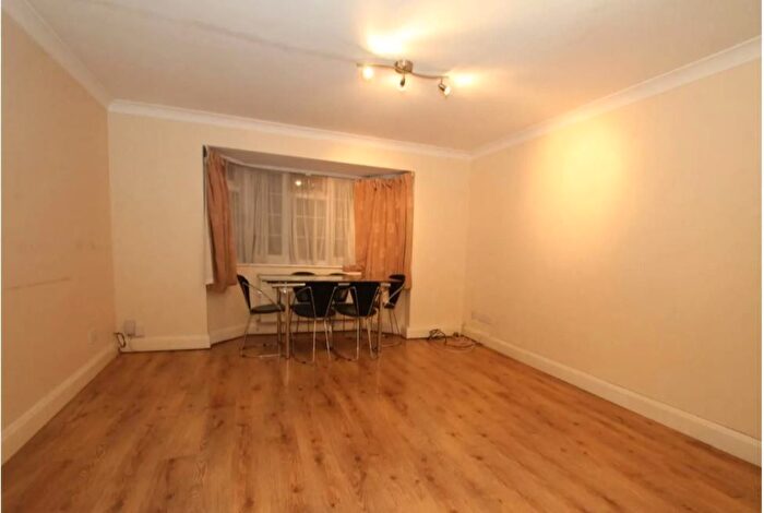 2 Bedroom Flat To Rent In Copley Road, Stanmore, Greater London, HA7