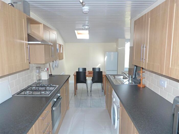 4 Bedroom House To Rent In Longspears Avenue, Heath, CF14