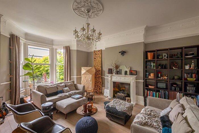 2 Bedroom Flat For Sale In St. Georges Terrace, Jesmond, Newcastle Upon Tyne, NE2