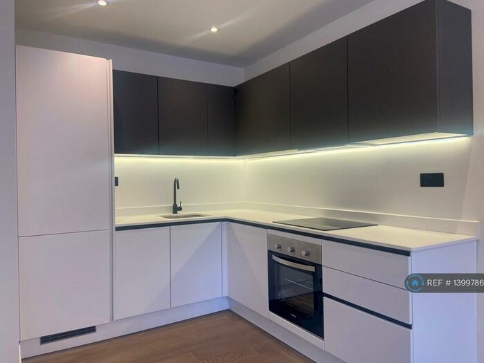 2 Bedroom Flat To Rent In Ballards Lane, London, N3