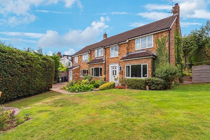 6 Bedroom Detached House For Sale In Astley Road, Hemel Hempstead, Hertfordshire, HP1