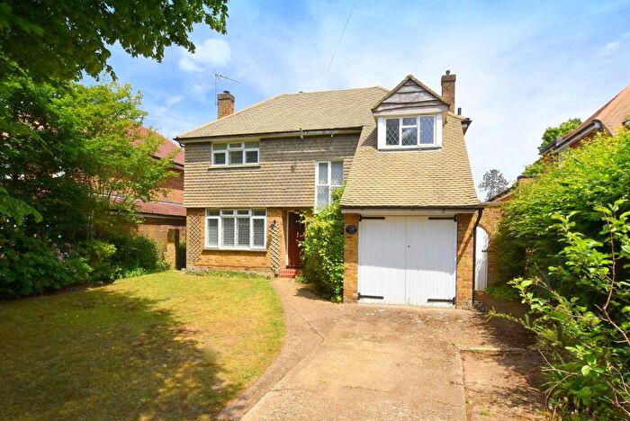 3 Bedroom Detached House For Sale In Knowle Park, Cobham, KT11