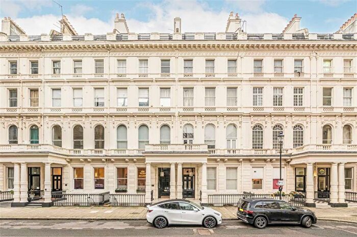 2 Bedroom Flat To Rent In Lancaster Gate, Hyde Park, W2